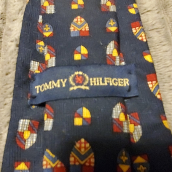 Tommy Hilfiger tie - Picture 4 of 5
